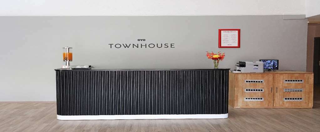 Hotel Oyo Townhouse 027 Sector 15 Gurgaon Einrichtungen foto